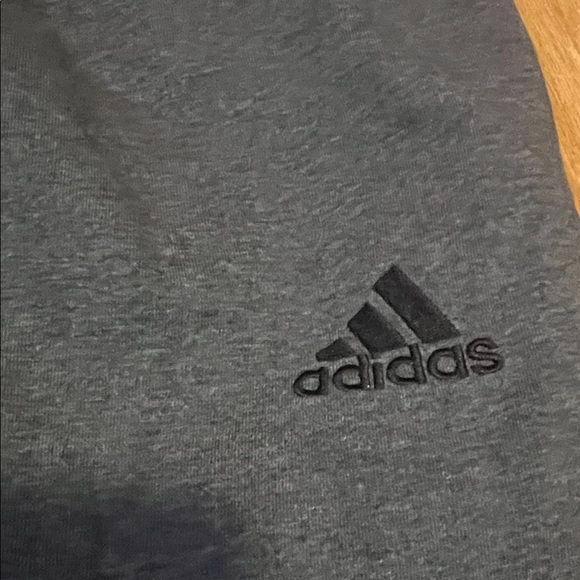 Adidas Men's Charcoal Joggers size large has pockets elastic waist draw string - Picture 4 of 5